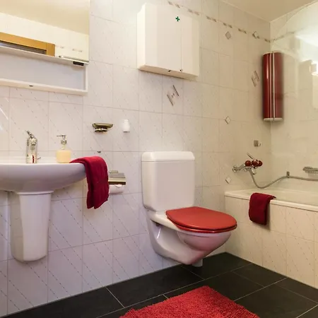Appartamento Haus Adora Appartement-fewo 4-bettwohnung Nr- 4 By Interhome Saas-Almagell